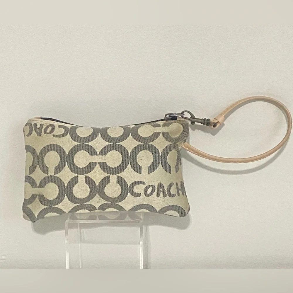 Coach pre loved